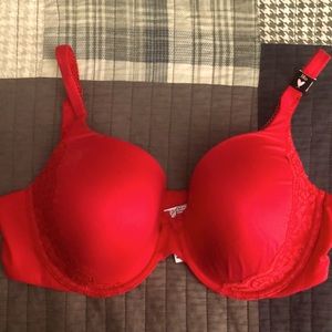 Victoria’s Secret NWT red 38D